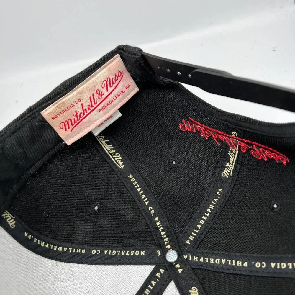 Air Jordan Chicago Bulls NBA Black Red Mitchell & Ness Hat Snapback Cap Men - Picture 5 of 7